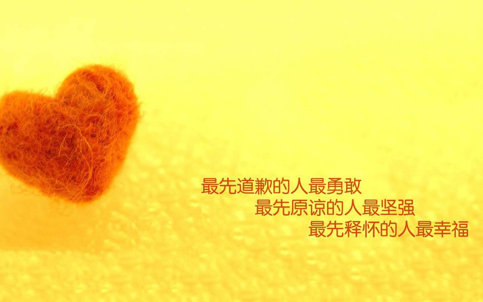 “高新区全民健身馆短柄墙球赛：速度与战术相互交织，比赛充满智慧的碰撞”