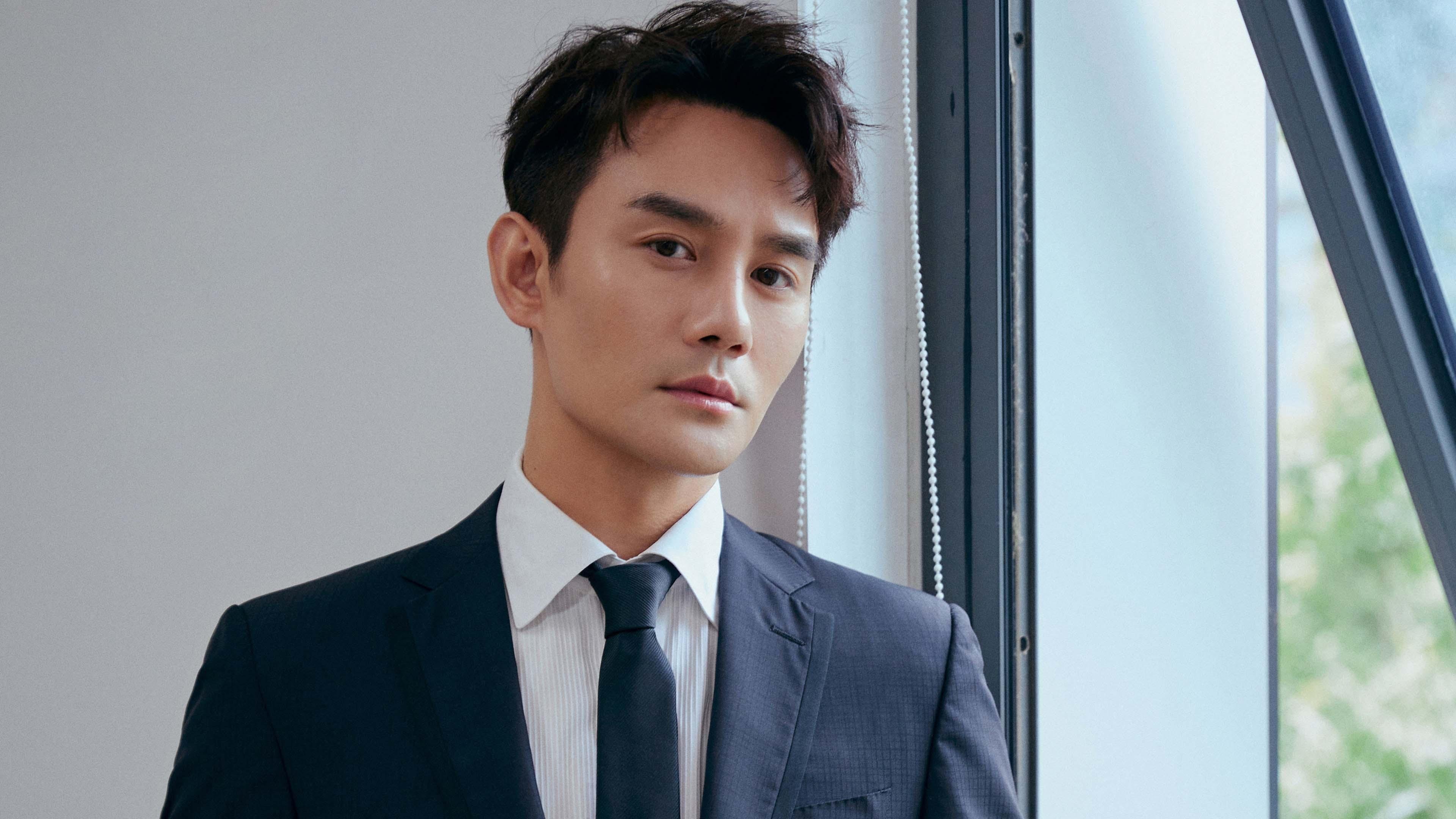 “高新区全民健身馆：壁球竞技，极速对决让你眼花缭乱！”